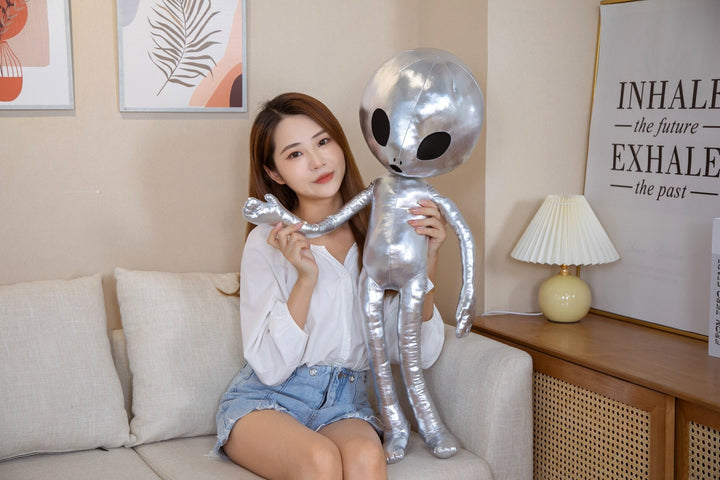 Alien backpack plush toy 2