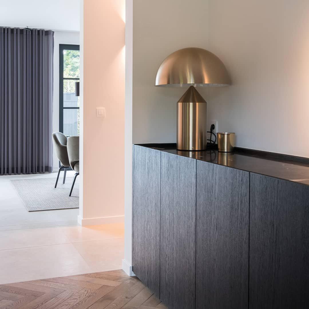 AuraMetal Table Lamp – Contemporary Metallic Design for Living Room, Bedside, or Desk, offering Warm Ambient Lighting and Elegant Style. 5