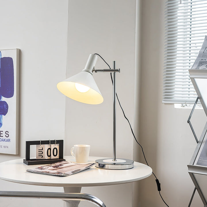 BeamAura - Sleek Table Lamp 3