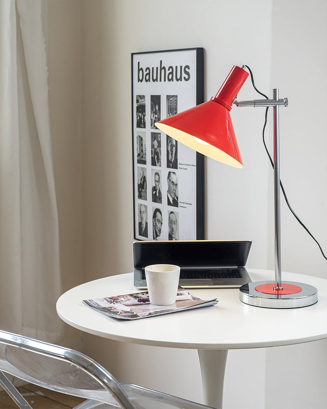 BeamAura - Sleek Table Lamp 7