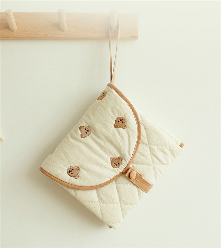 BearFold™ – Foldable Baby Changing Mat – Practical Bear Motif Underlay 0