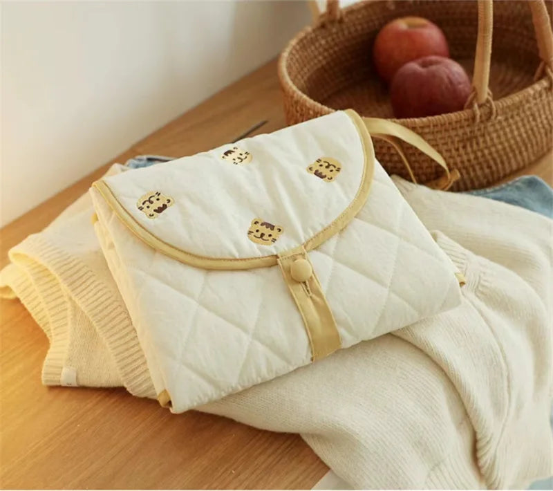 BearFold™ – Foldable Baby Changing Mat – Practical Bear Motif Underlay 6