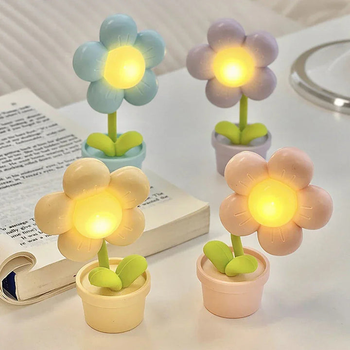 BloomAura – Elegant Petite Flower Table Lamp for Soft Lighting 2