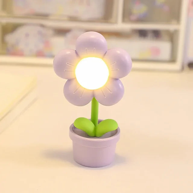BloomAura – Elegant Petite Flower Table Lamp for Soft Lighting 8