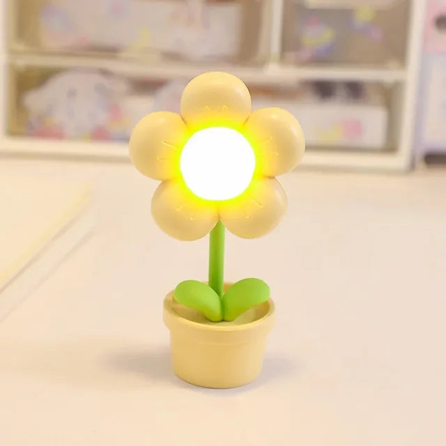 BloomAura – Elegant Petite Flower Table Lamp for Soft Lighting 9