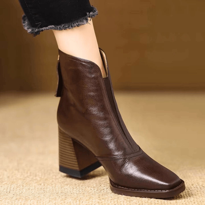 Claudia Collection | Black Ankle Boots with Sculpted Mid-Heel – Elegant Comfort for Everyday Wear 0