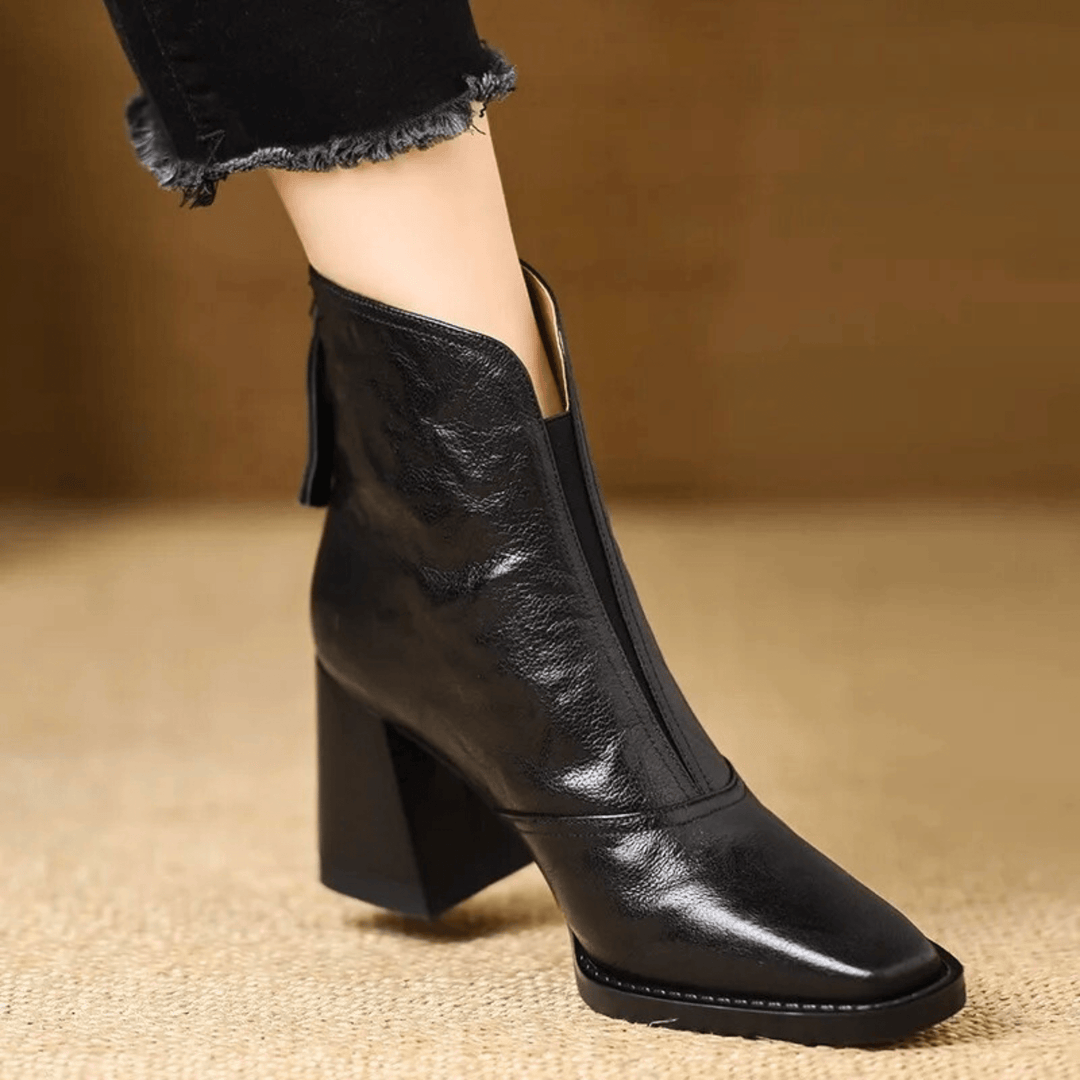Claudia Collection | Black Ankle Boots with Sculpted Mid-Heel – Elegant Comfort for Everyday Wear 1