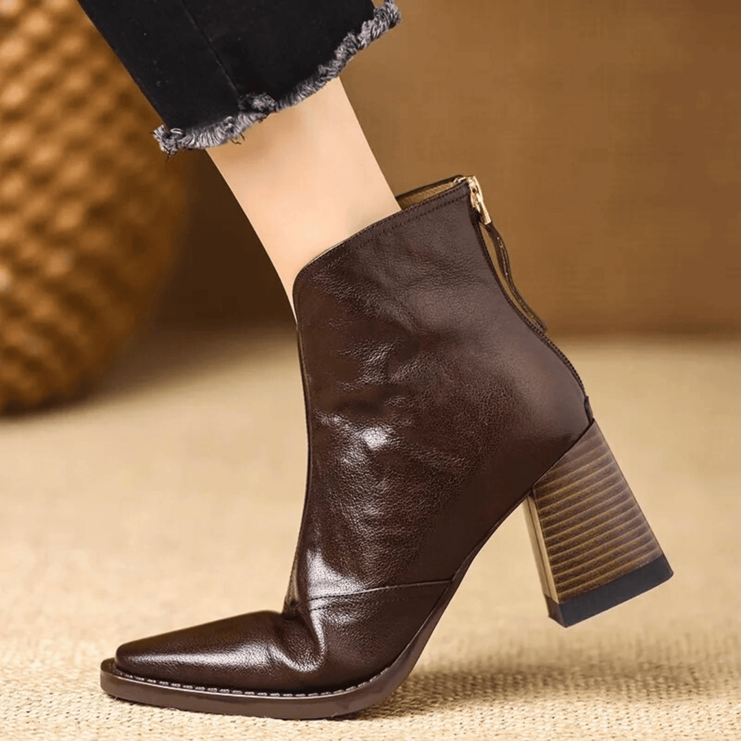 Claudia Collection | Black Ankle Boots with Sculpted Mid-Heel – Elegant Comfort for Everyday Wear 2