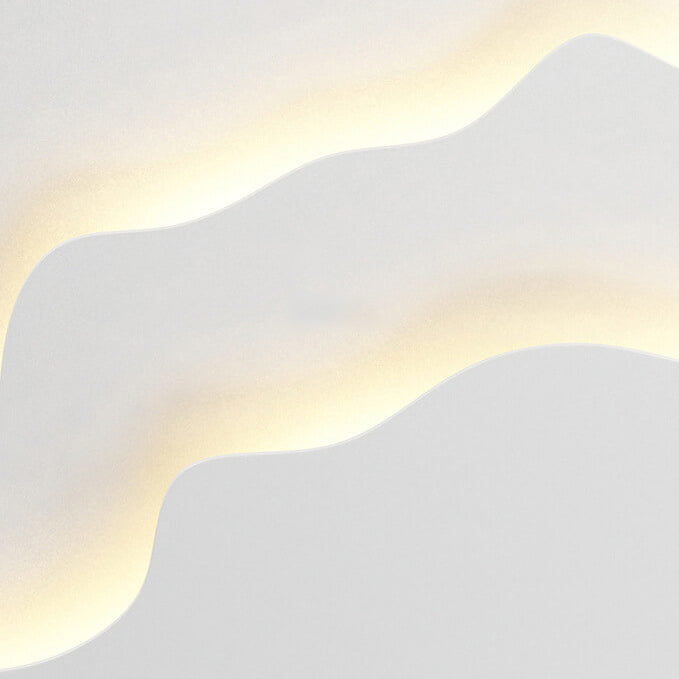 CurveLume – Stylish Wave-Design Wall Light 6