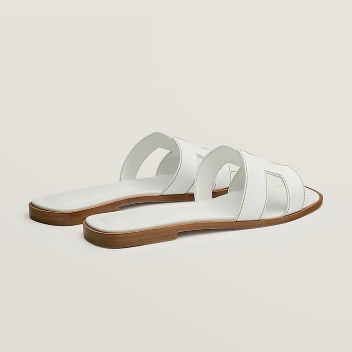 Cut-Out Strap Sandals in Flat Style 5