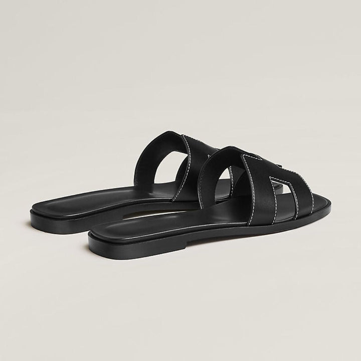 Cut-Out Strap Sandals in Flat Style 7