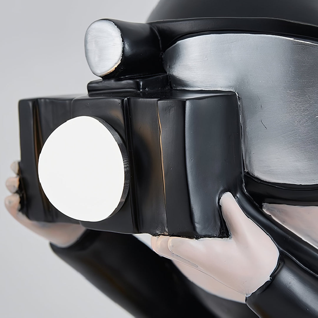 DiverRadiance - Elegant Lamp with Soft Lighting and Contemporary Design 2