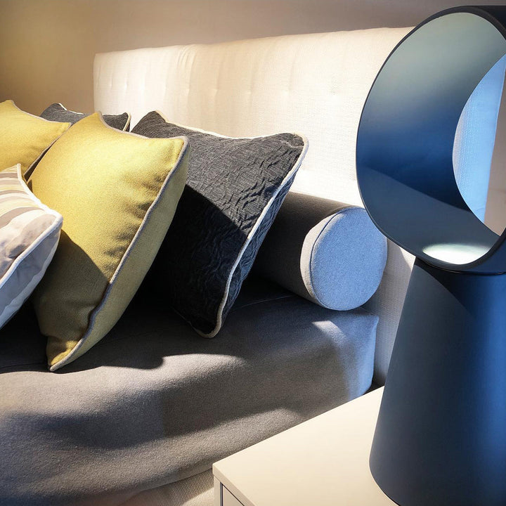 EclipseGlow - Table Lamp with Sleek Design and Atmospheric Lighting 6