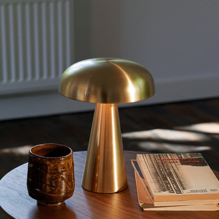 Evyra | Sleek Modern Elegance Table Lamp 3