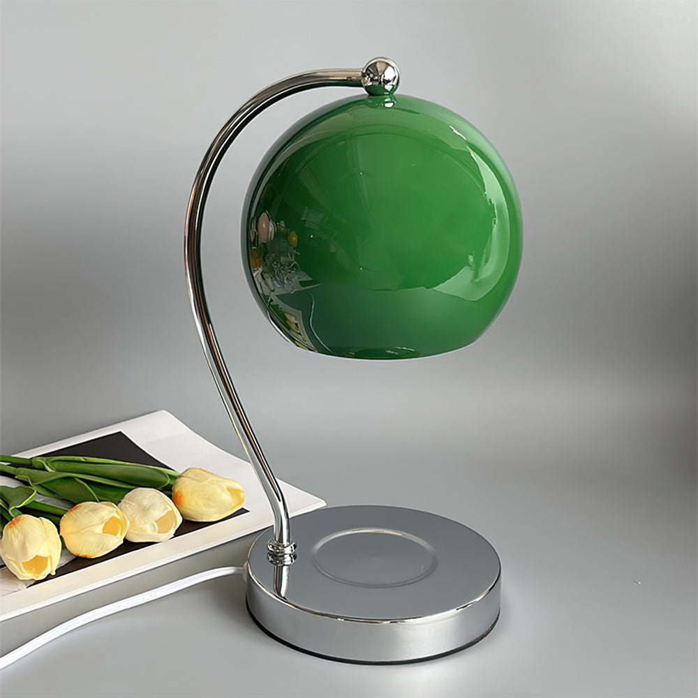 FlameGlow - Table Lamp with Candle-Like Light and Sleek Finish 10