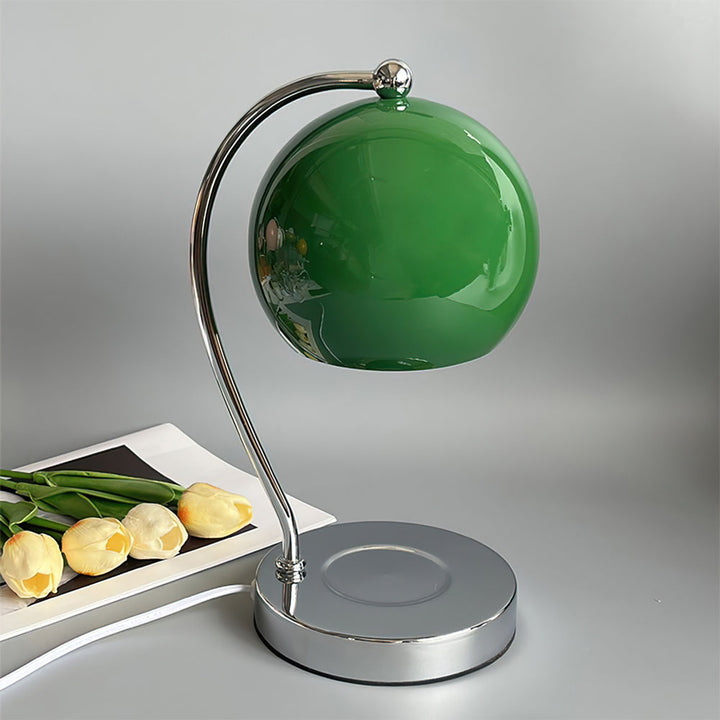 FlameGlow - Table Lamp with Candle-Like Light and Sleek Finish 10