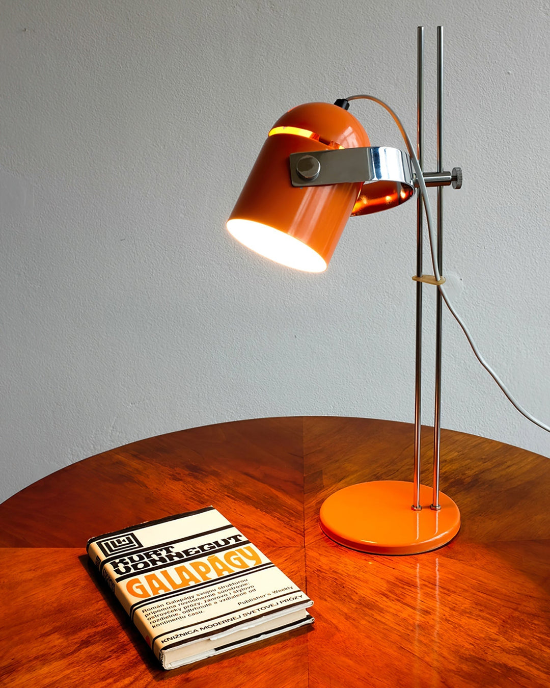 FlexLume - Elegant Lamp with Flexible Design and Warm Glow 9