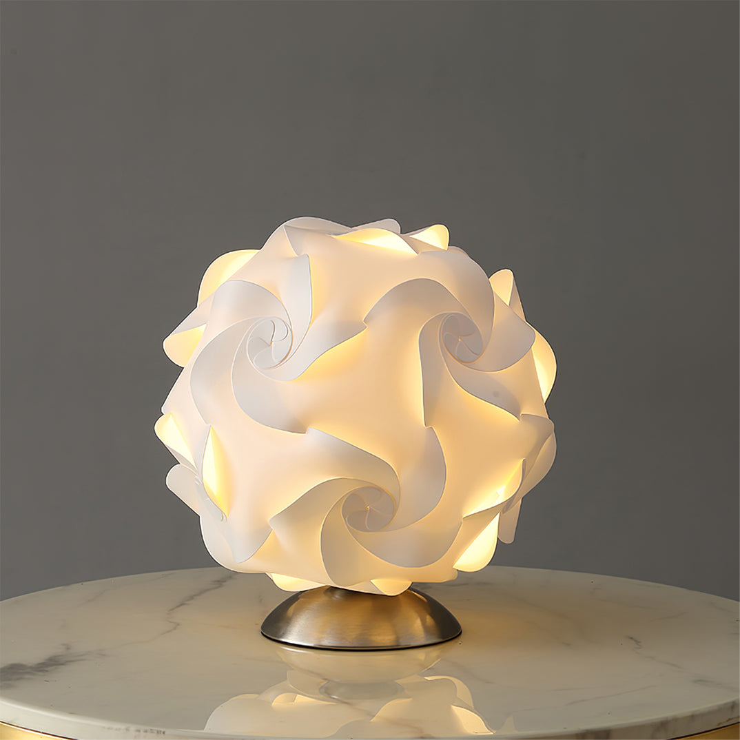 FloraBeam - Table Lamp with Blooming Influence and Sophisticated Illumination 1