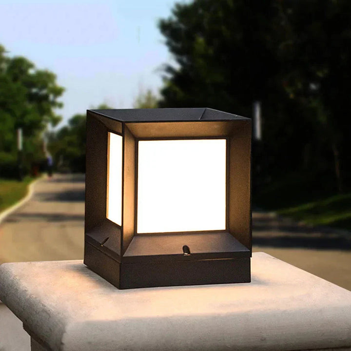 Illuvia | Elegant Modern Outdoor Light Fixture for Gates and Driveways 2