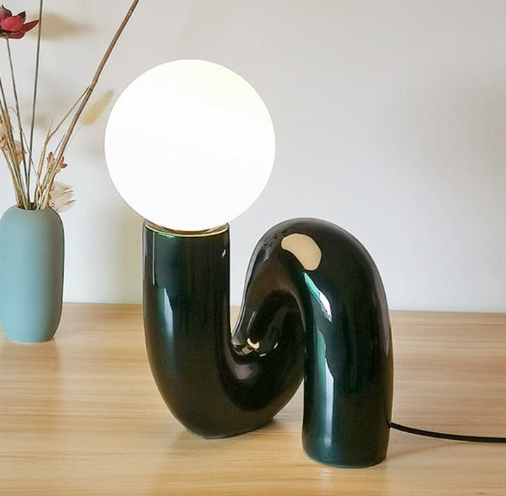 ItalicGlow – Elegant Desk Lamp with a Stylish Tilt 10