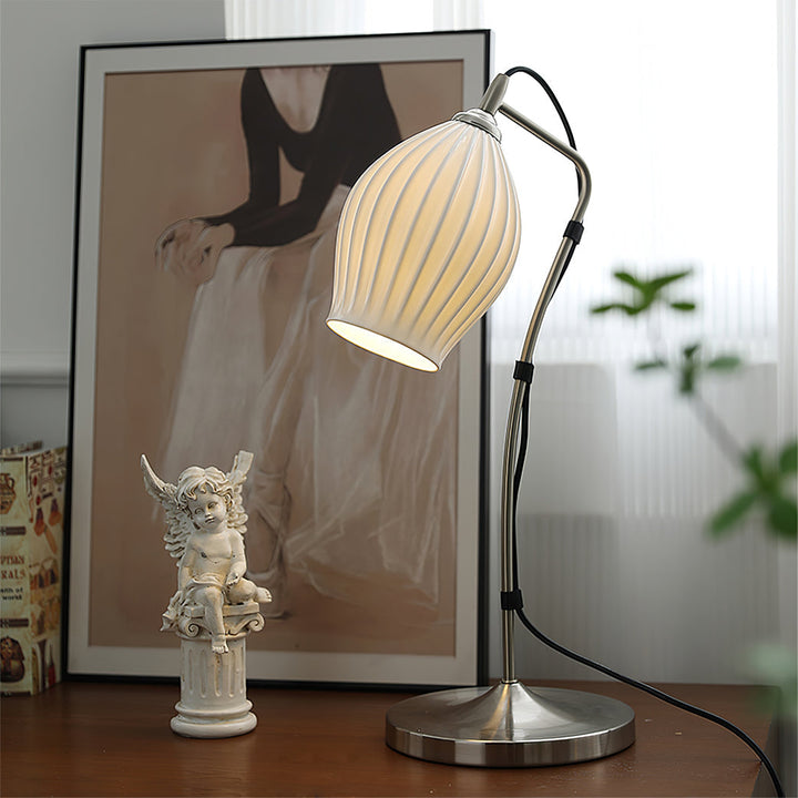 LumeCurve – Elegant Ceramic Table Lamp with Ribbed Texture 0