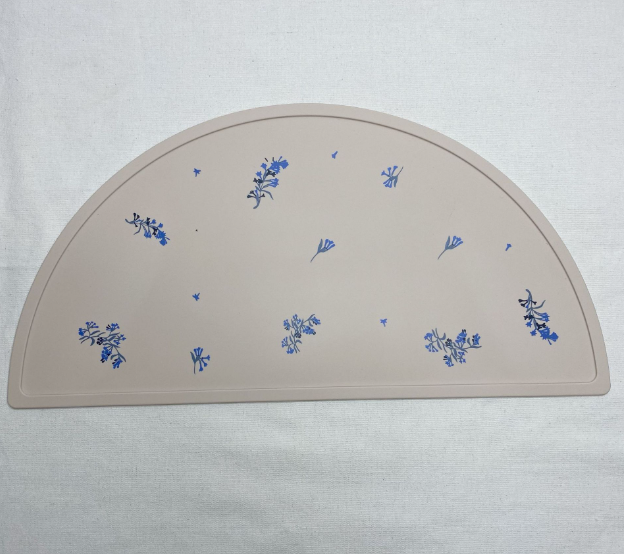 LunaMat™ – Rutschresistant Silicone Children's Placemat – Charming Tablemat 1