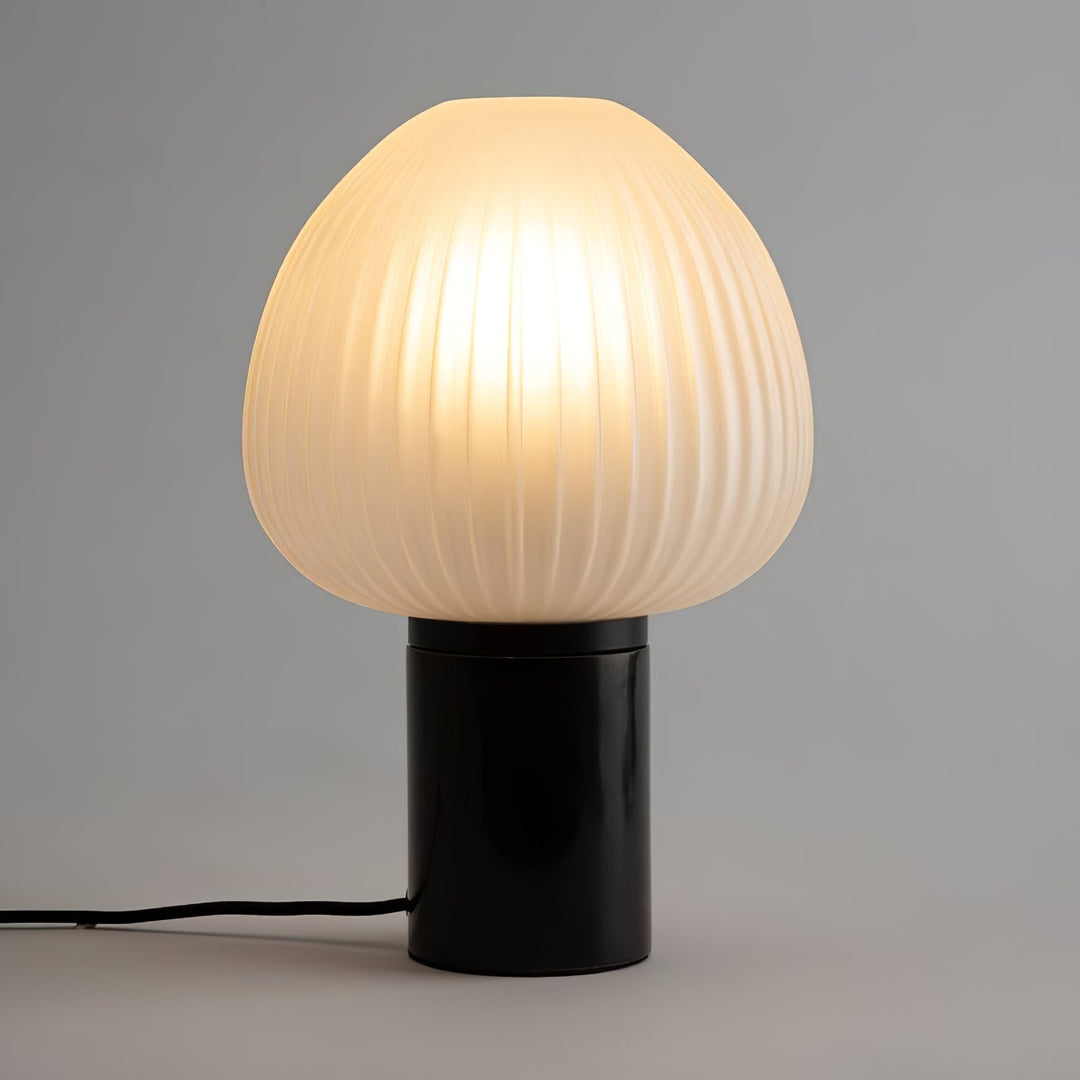 LuxeAura - Table Lamp with Subtle Elegance and Warm, Inviting Light 1