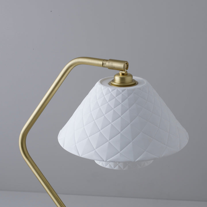 LuxeDual - Double Table Lamp with Refined Design and Soft Light Spread 3