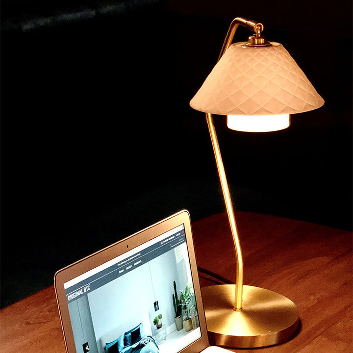 LuxeDual - Double Table Lamp with Refined Design and Soft Light Spread 7