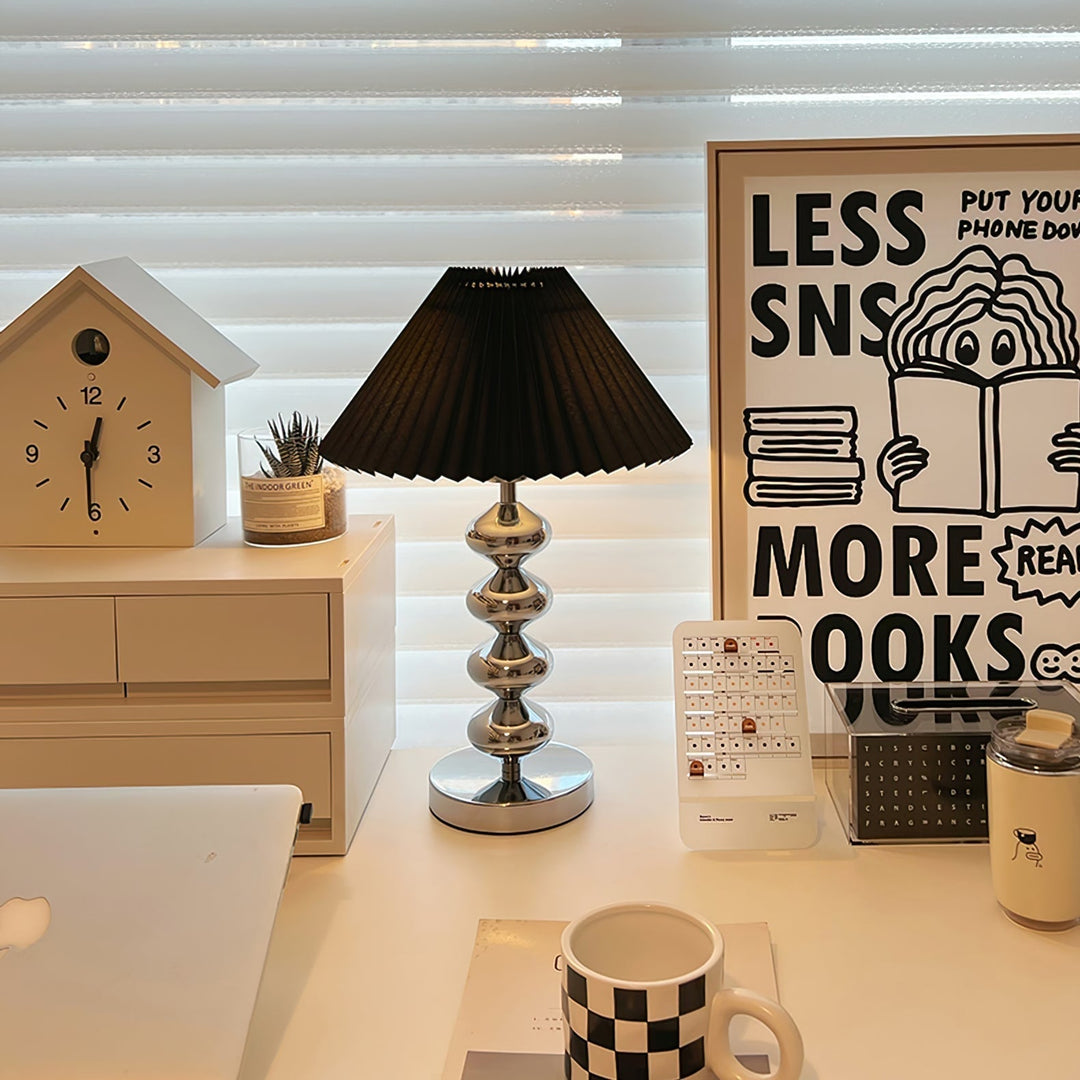 LuxeZuma - Table Lamp with Sleek Base and Cozy Illumination 7