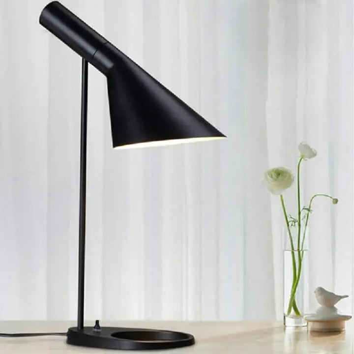 Metaluxe – Premium Modern Table Lamp 0