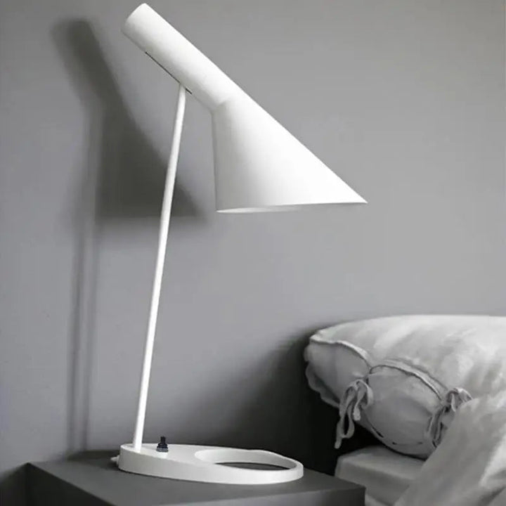 Metaluxe – Premium Modern Table Lamp 3