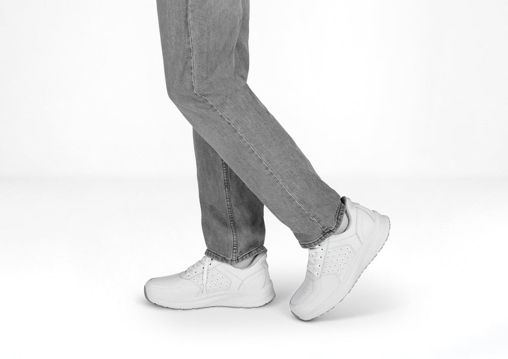 NavigateStep | Comfortable Hands-Free Classic Leather Sneakers in White 1