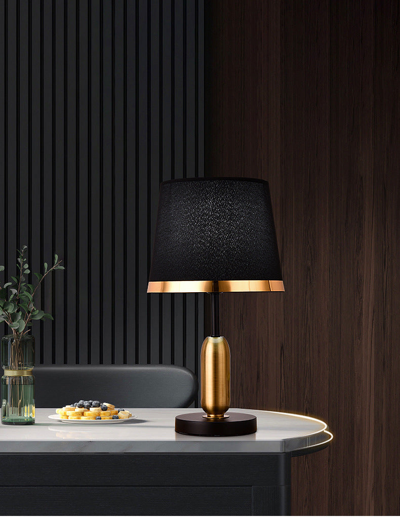 NoirBeam – Sleek Table Lamp in Gold and Black for Subtle Lighting 2