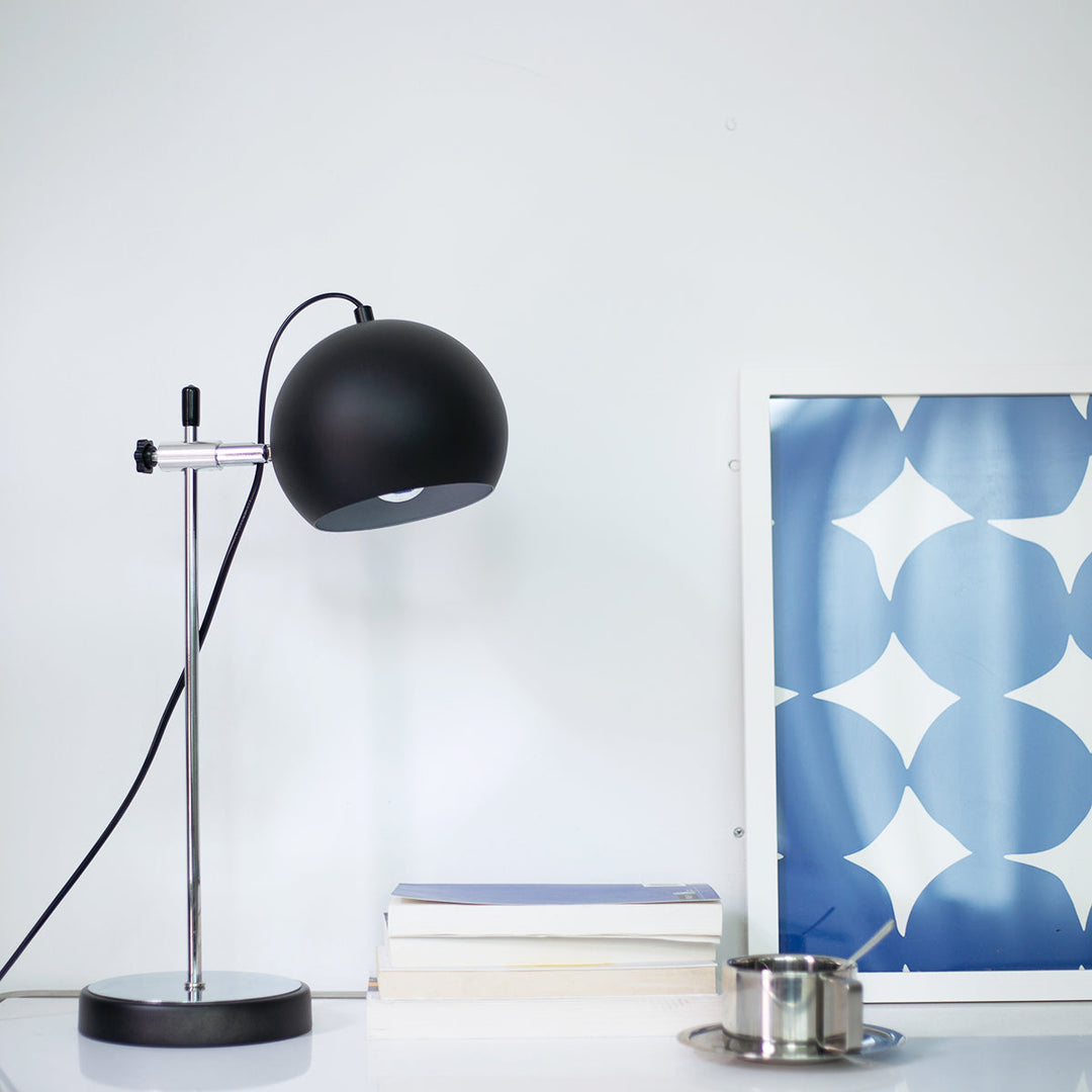 PivotGlow – Modern Adjustable Desk Light 10