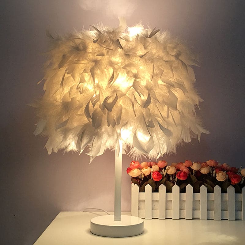 PlumeGlow – Elegant Feathered Globe Lamp 2
