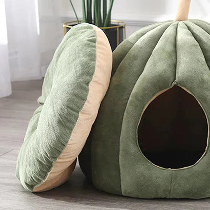 Pumpkinpaws Cozy Pumpkin-Shaped Cat Bed for Winter Comfort & Hygiene 4