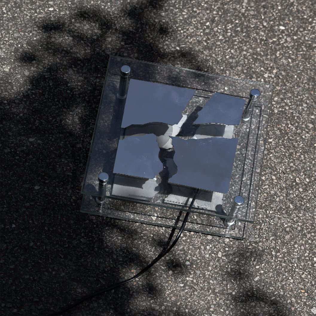 RadiantCube – Artistic Square Glass Table Lamp 6