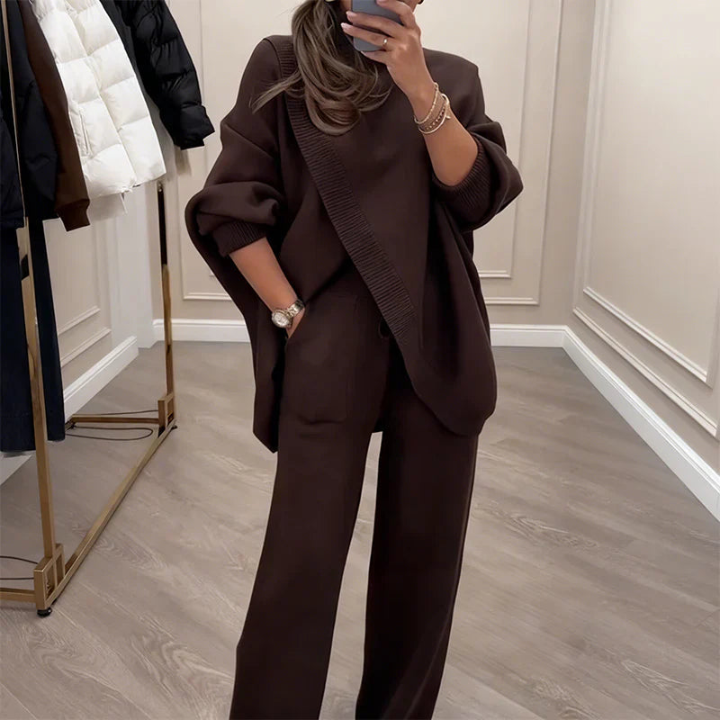 Relaxed Elegance | Women's Loungewear Set with Wrap Design & High-Waisted Pants – Effortless Style for Modern Comfort 1