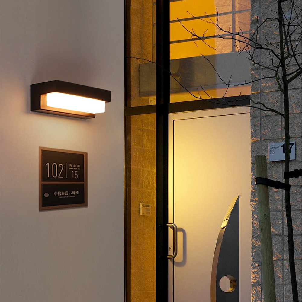 TerraLux | Refined Solar Wall Lamp 1