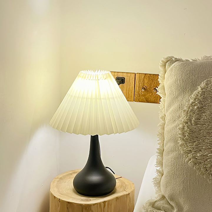 TimelessGlow - Table Lamp with Drum Aesthetic and Soft Radiance 2