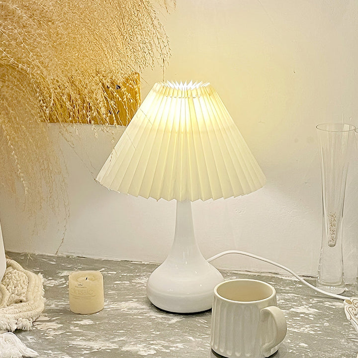 TimelessGlow - Table Lamp with Drum Aesthetic and Soft Radiance 3