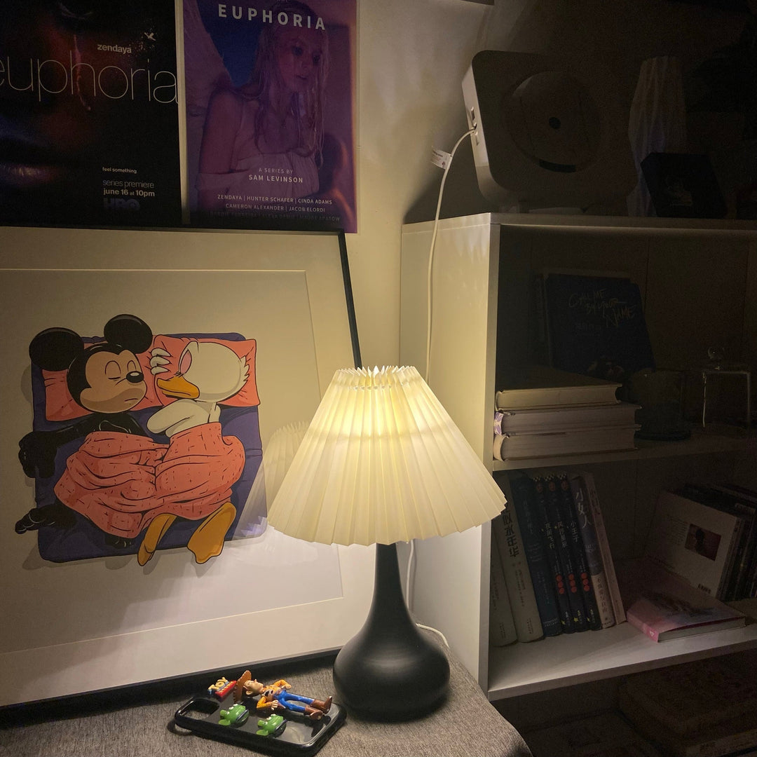 TimelessGlow - Table Lamp with Drum Aesthetic and Soft Radiance 4