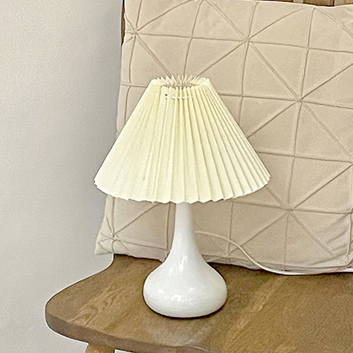TimelessGlow - Table Lamp with Drum Aesthetic and Soft Radiance 9