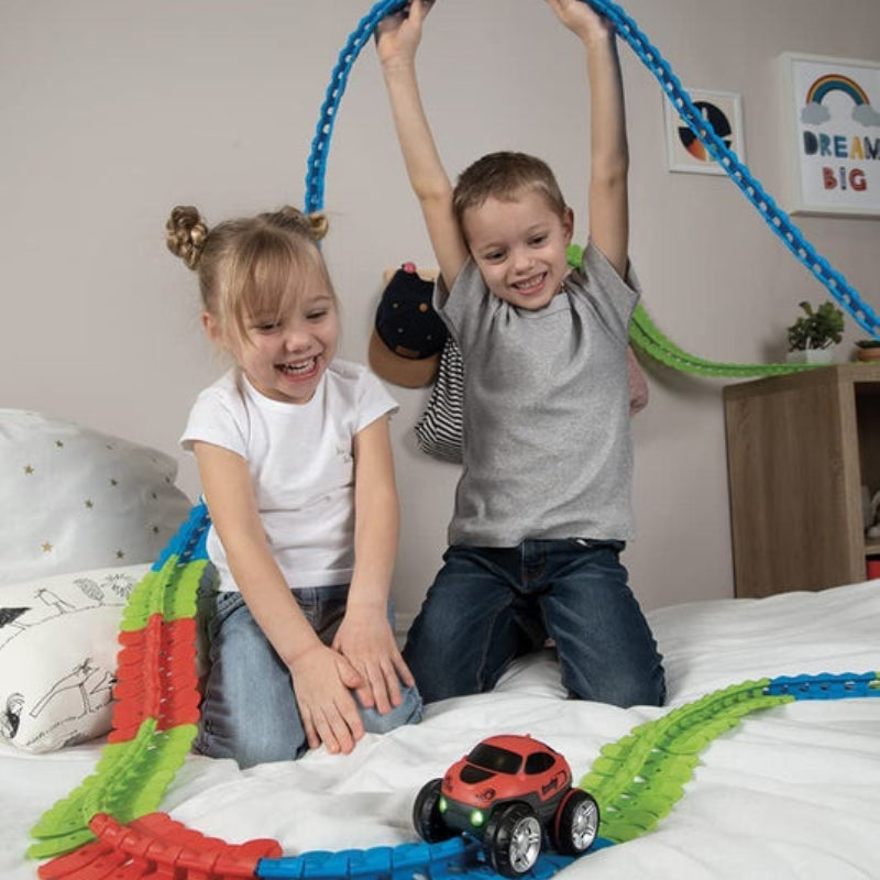 TrackWhiz – Flexible race track set with 360° car movement and custom layout options 7