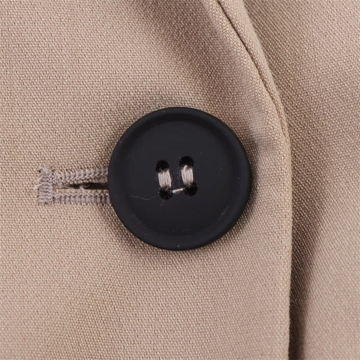 Winter Wool Cape Coat for Women – Loose Fit Design with Lapel Collar and Button Front 4