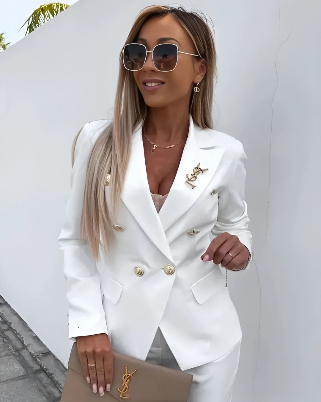 Women's Sophisticated Double-Breasted Suit with Tailored Fit 9